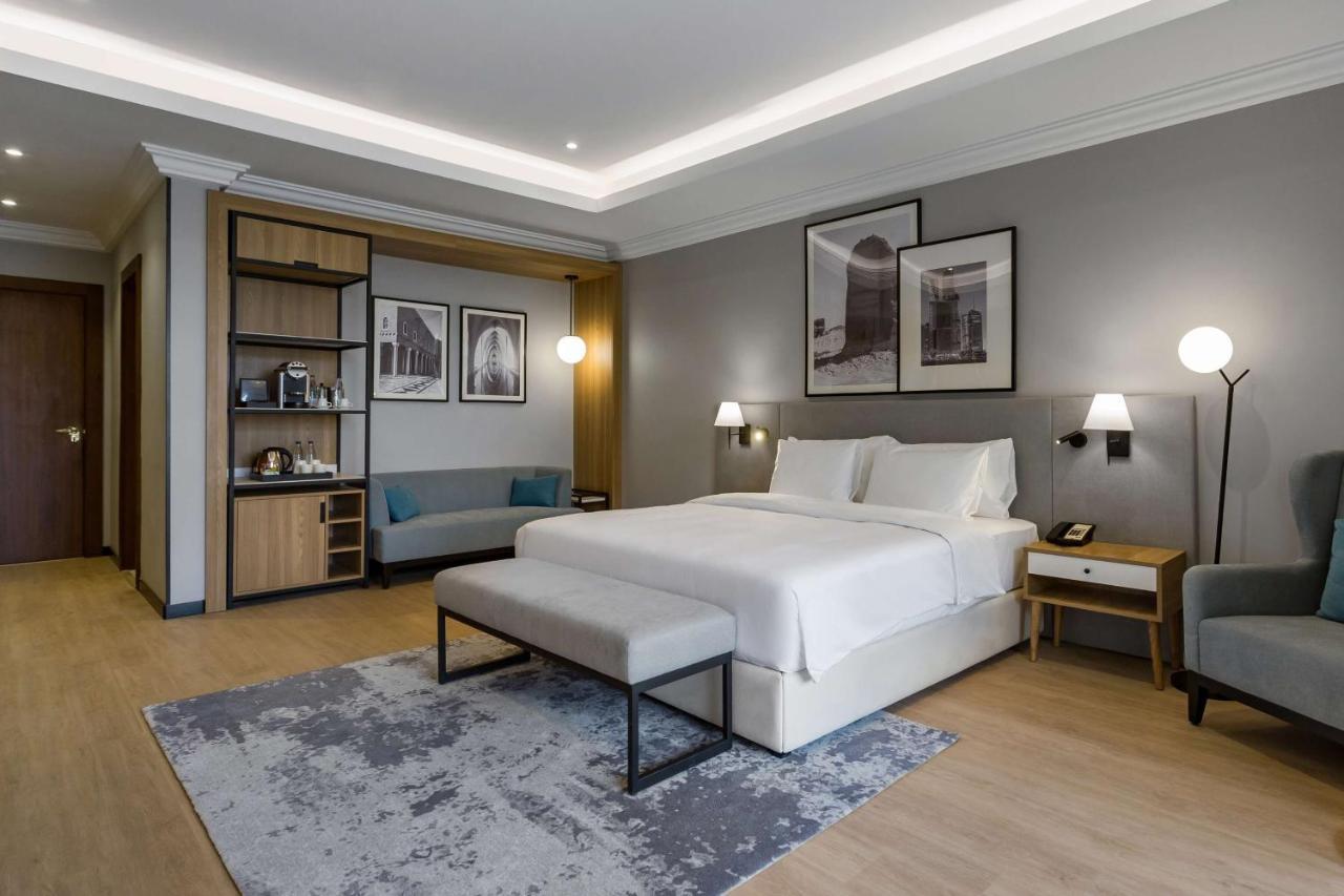Radisson Airport 4*